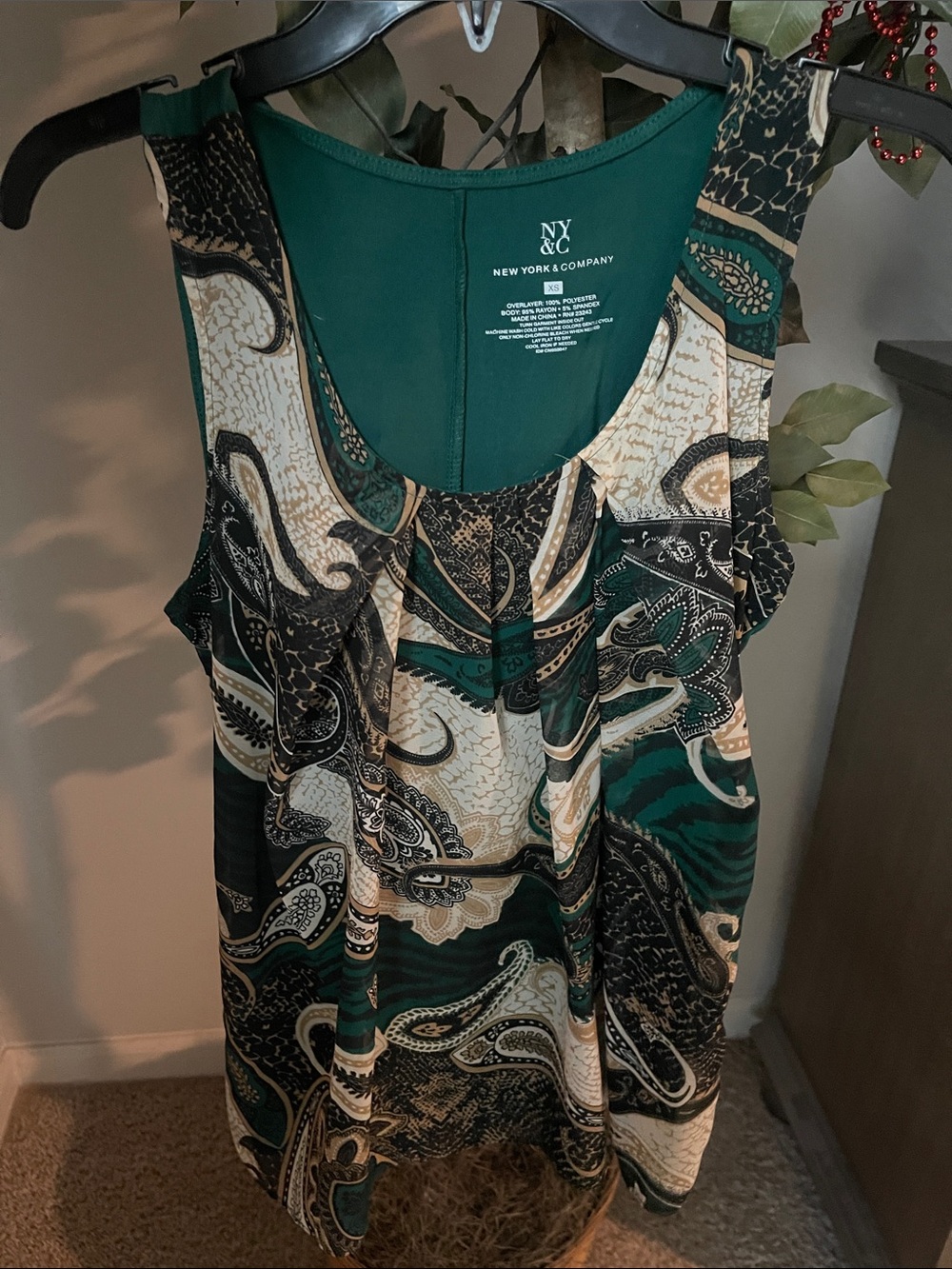 New York & Company Dark Green and Cream Paisley Sleeveless Top